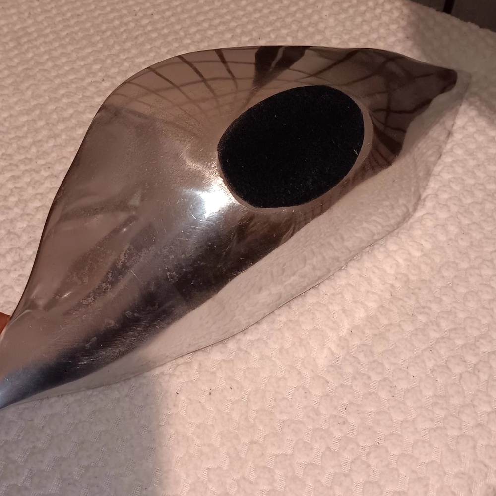 Aluminum leaf shaped bowl - Picture 5 of 5